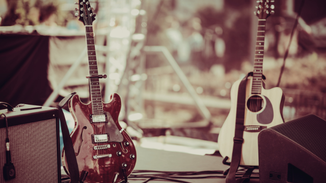 Deux Voix, Une Capitale – The Box